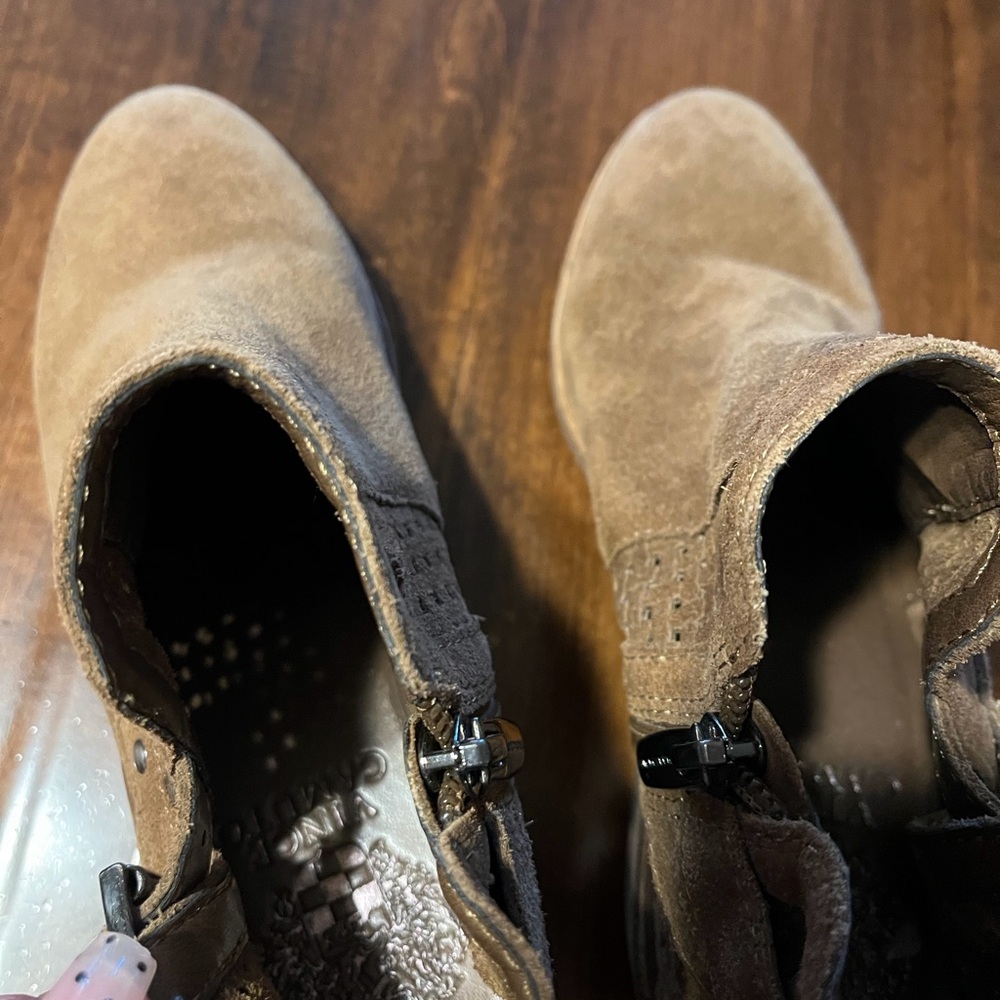 Like new Vince Camuto Women's Tan Suede Ankle Boots - Picture 8 of 8